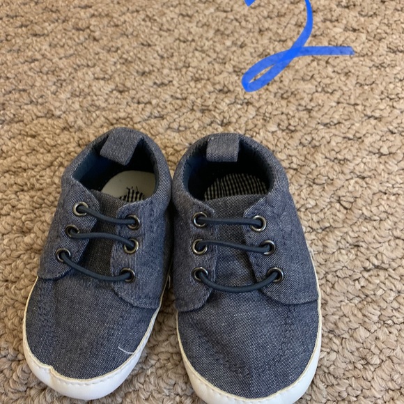 Various brands and sizes of baby shoes used like new - Picture 8 of 12